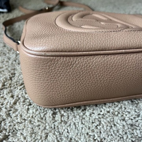 Pebbled Calfskin Small Soho Disco Bag Tan

Used, Excellent Condition - Picture 6 of 7